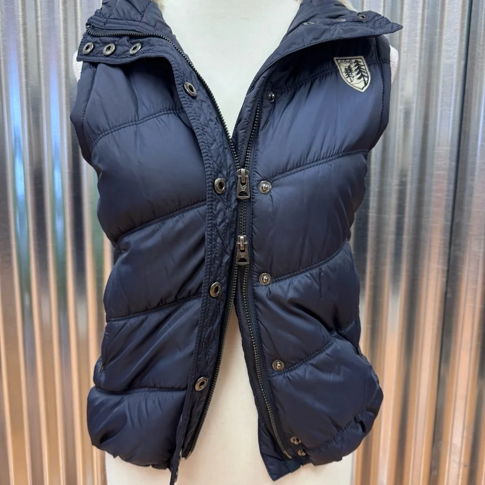 American Eagle Outfitters Y2K Navy Blue Hooded Puffer Vest with Faux Fur Hood